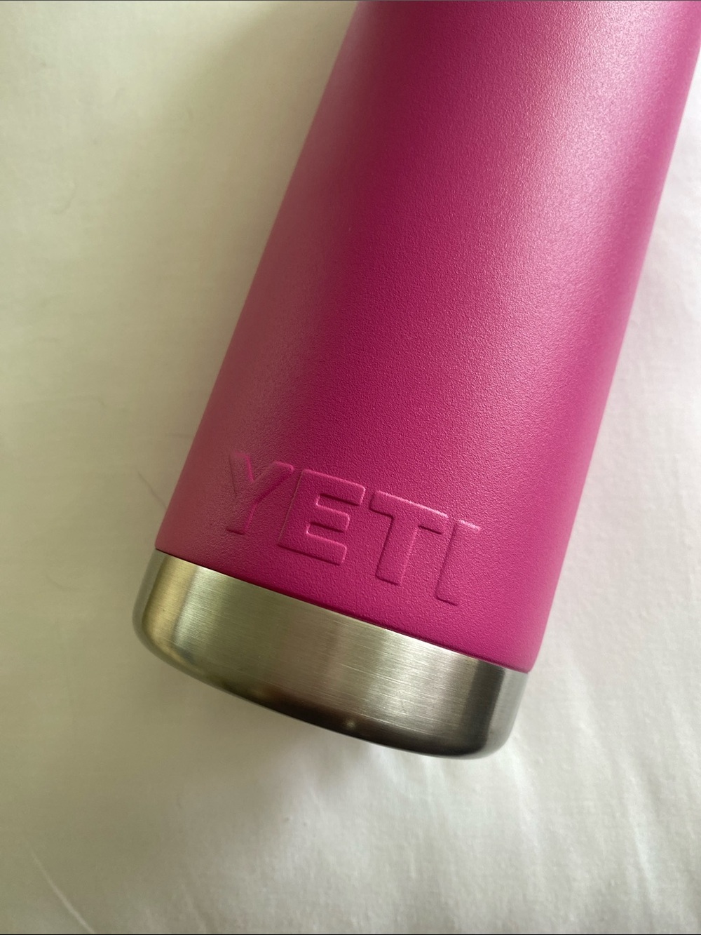YETI Rambler with Chug Cap - Fuschia - Picture 4 of 6